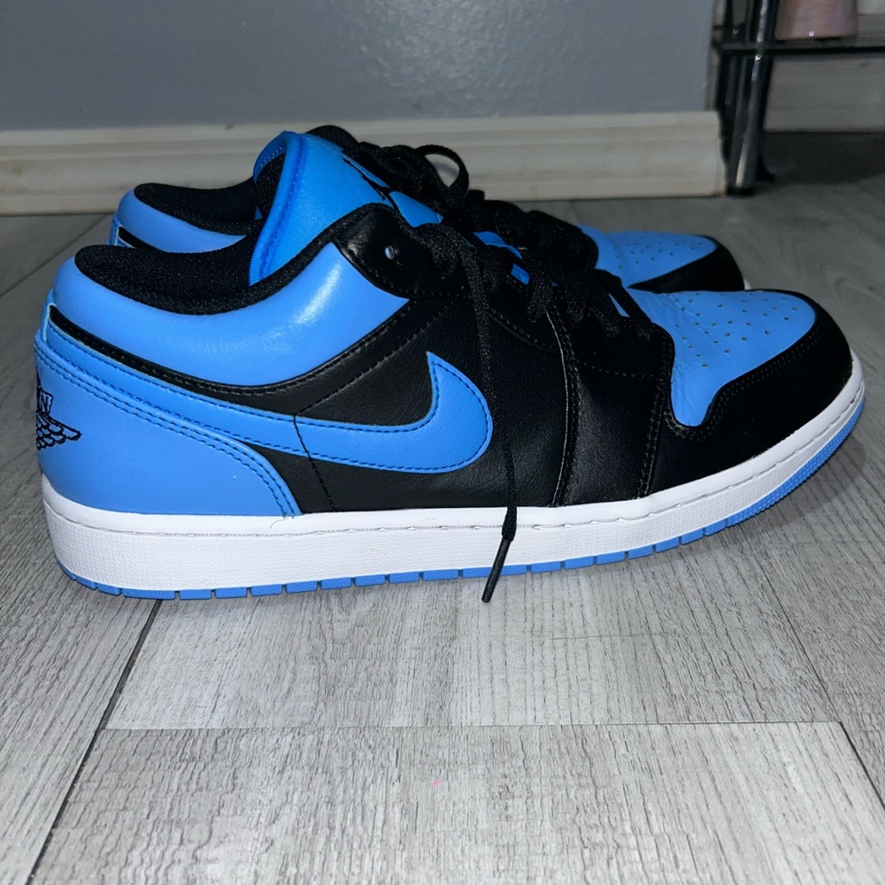 AIR JORDAN 1 LOW MEN SIZE 10.5